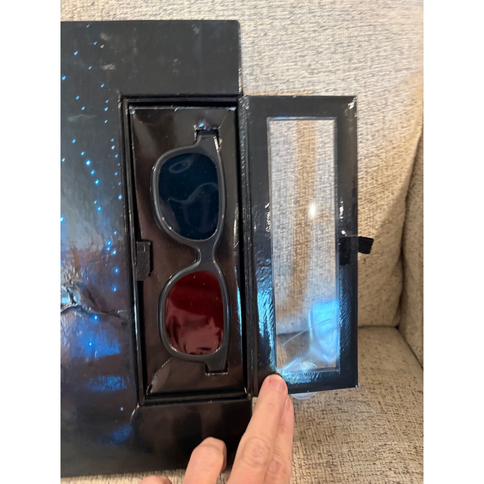 James Cameron’s Avatar Collector’s Vault Book 3D with Glasses Whitman Publishing