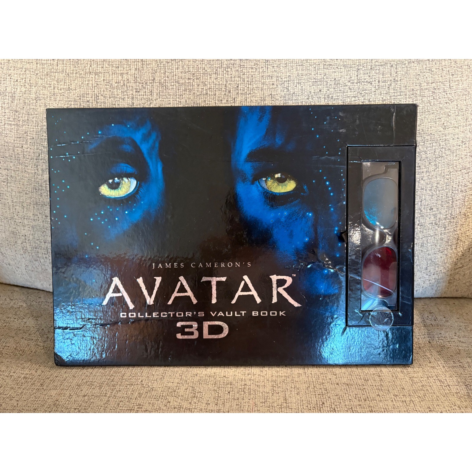 James Cameron’s Avatar Collector’s Vault Book 3D with Glasses Whitman Publishing