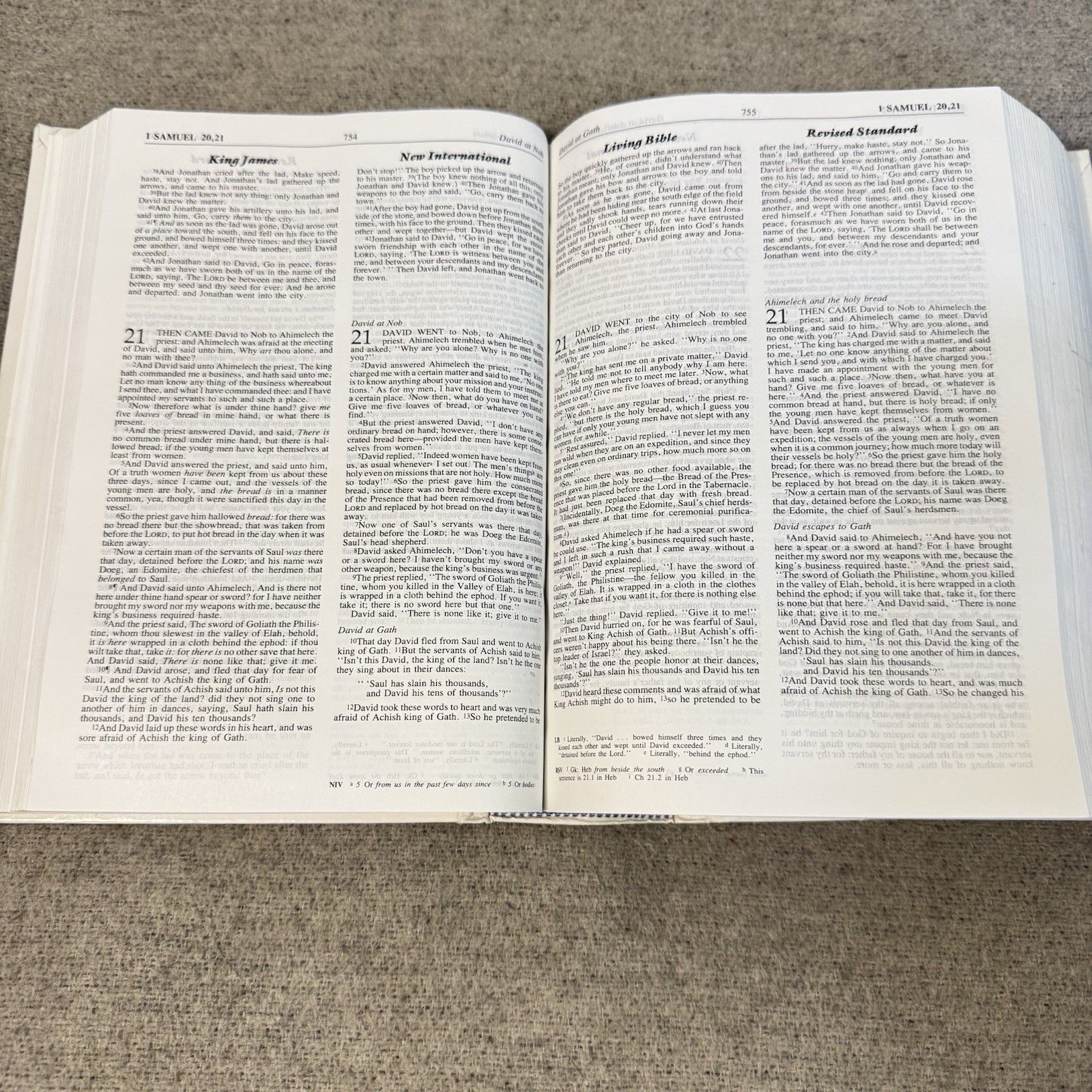 The New Layman’s Parallel Bible Zondervan Hardcover Vintage KJV NIV TLB RSV