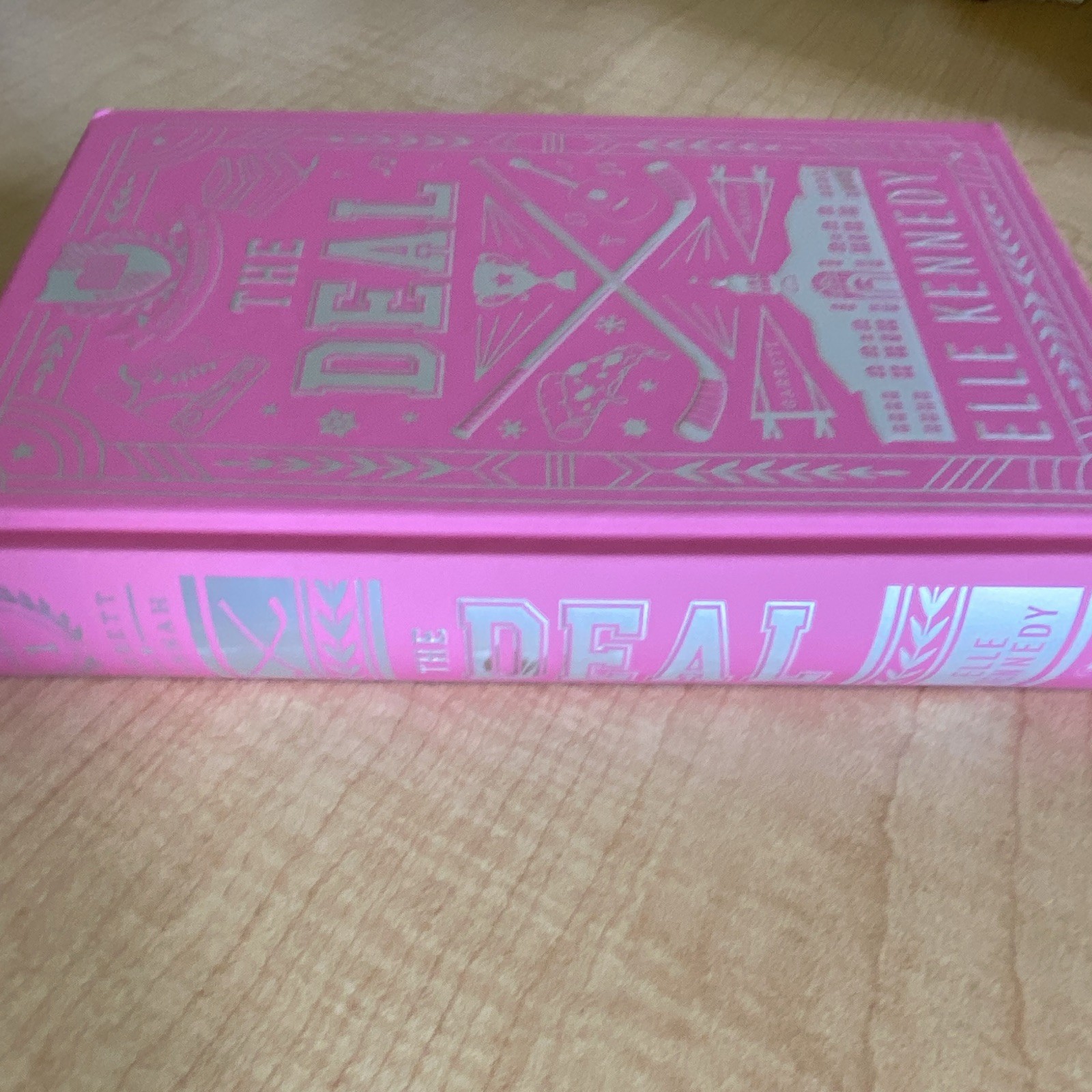 The Deal by Elle Kennedy (Off-Campus), YA Romance Fiction Novel, Illustrated HC