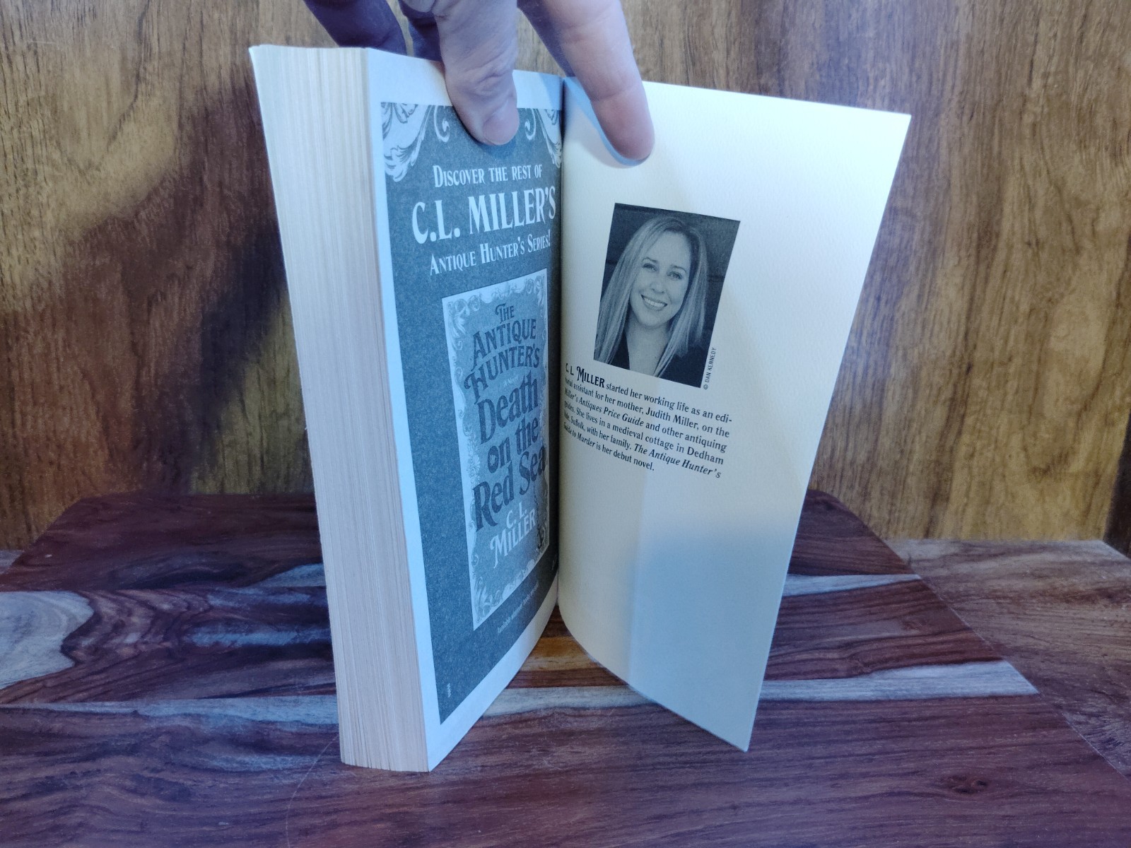 The Antique Hunter’s Guide to Murder C L Miller Trade Paperback Atria Books Myst