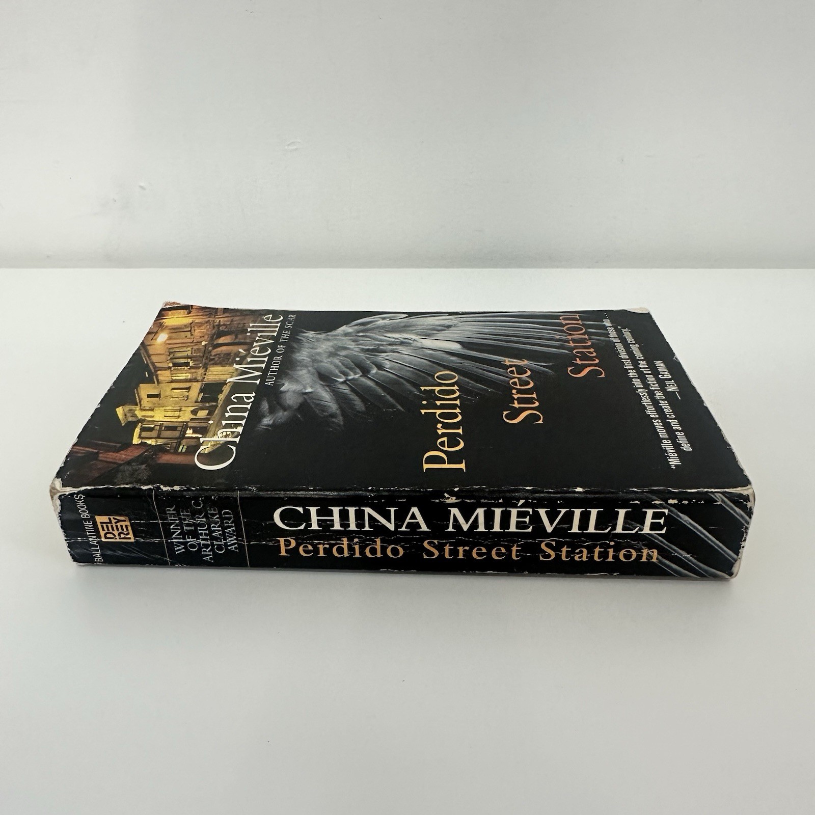 Perdido Street Station by China Miéville (2001) USED • Acceptable • PAPERBACK