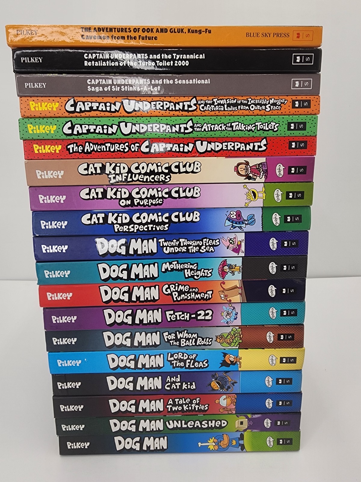 Lot of 19 Dog Man (1-11) Cat Kid Captain Underpants HC Books By Dav Pilkey