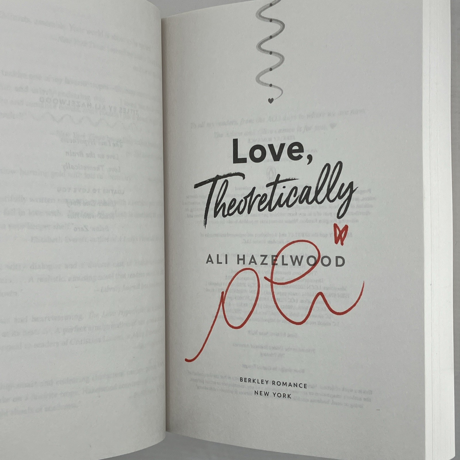 SIGNED by Ali Hazelwood 5-Book Bundle. Love Hypothesis, Love on the Brain & more