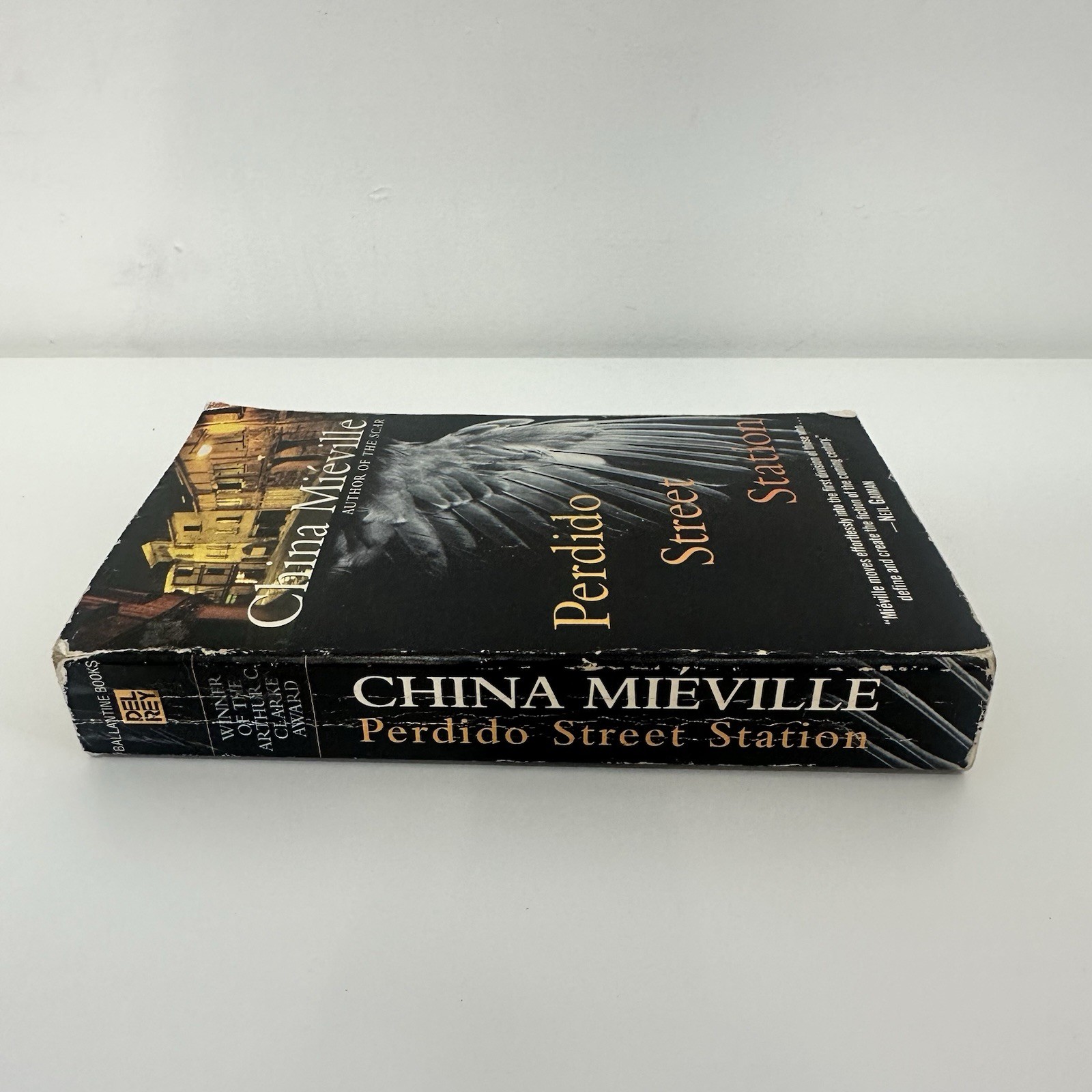 Perdido Street Station by China Miéville (2001) USED • Acceptable • PAPERBACK