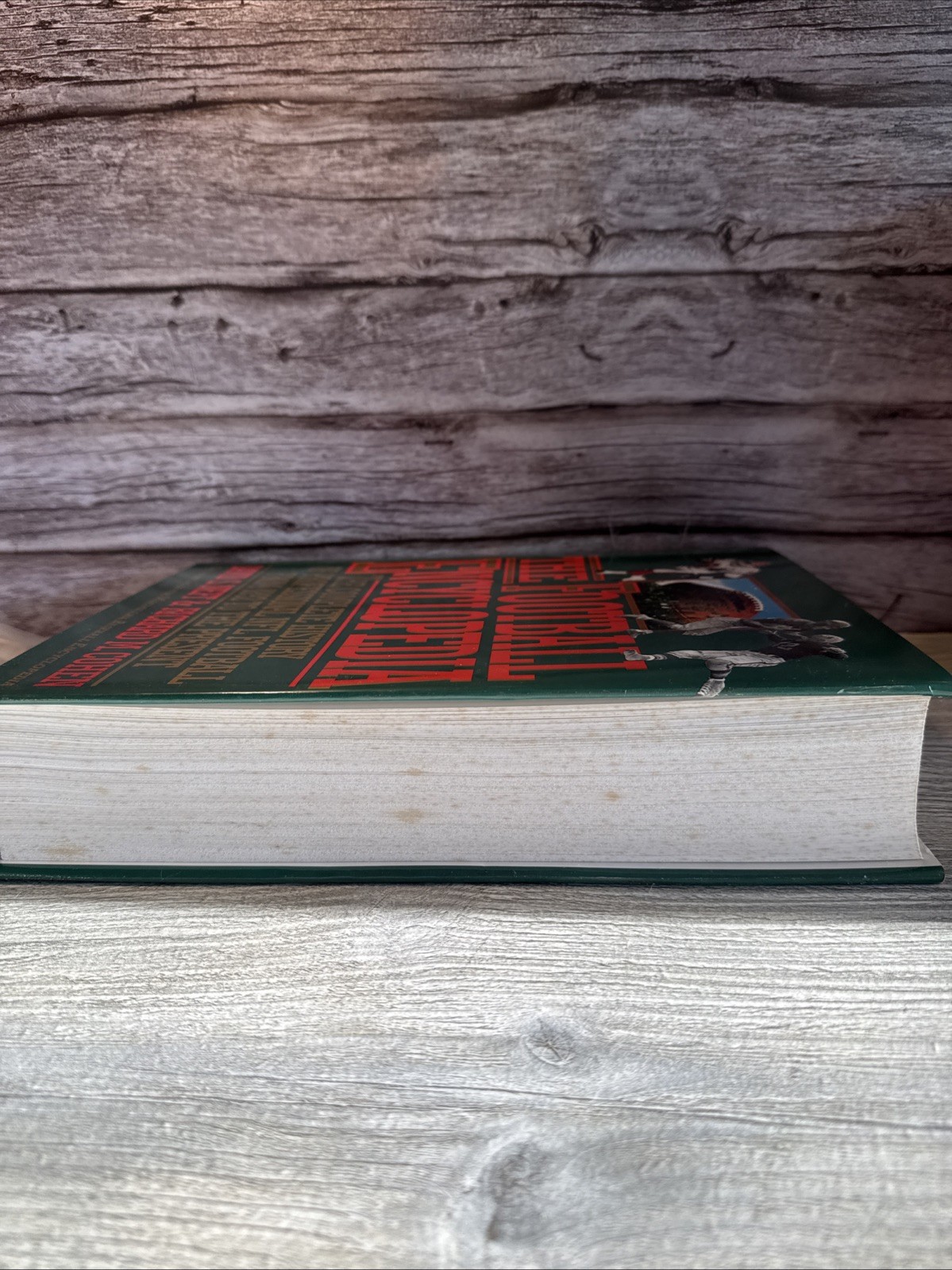 Football Encyclopedia : The Complete History of Professional Football from 1892