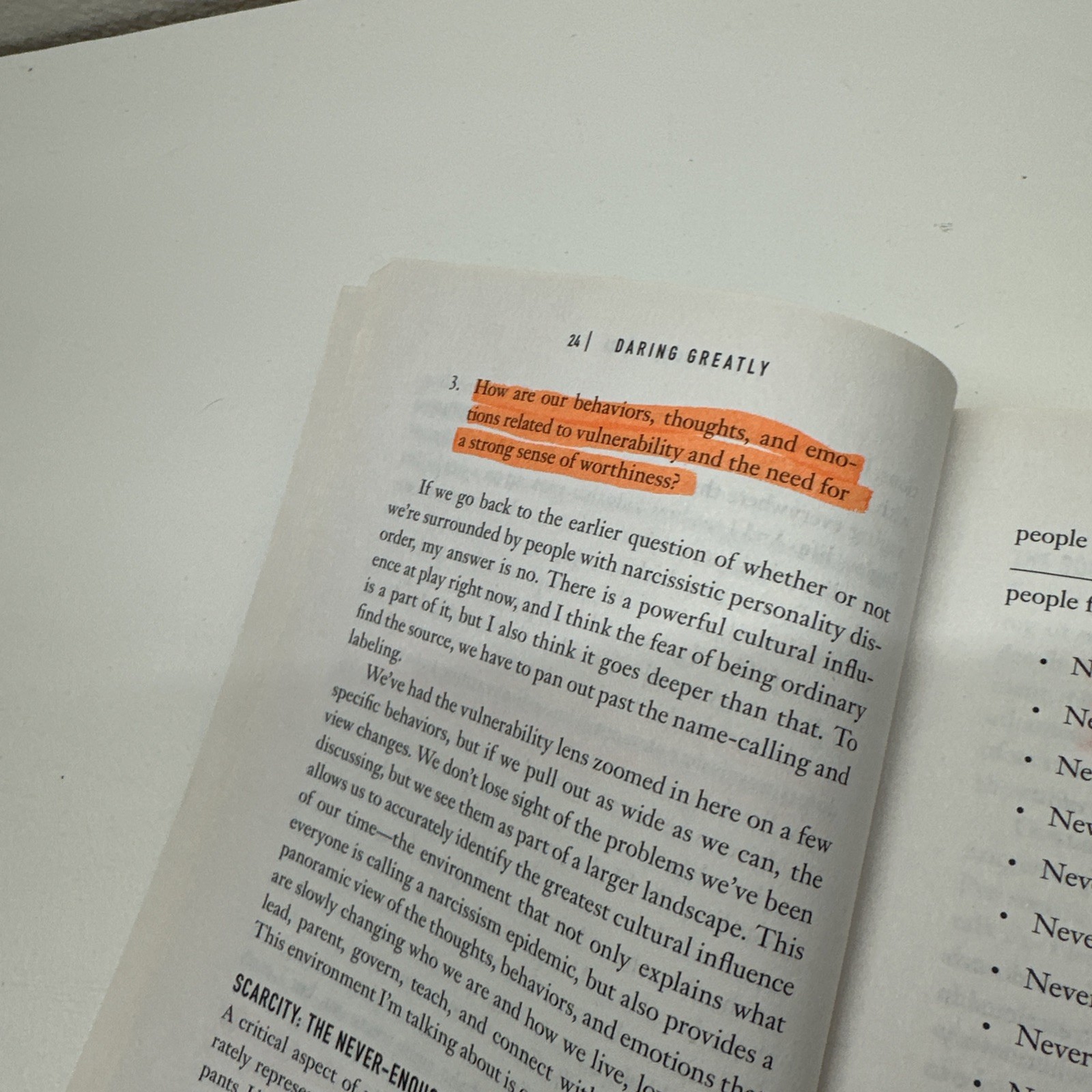 Daring Greatly : How the Courage to Be Vulnerable…by Brene Brown (2015, TPB)
