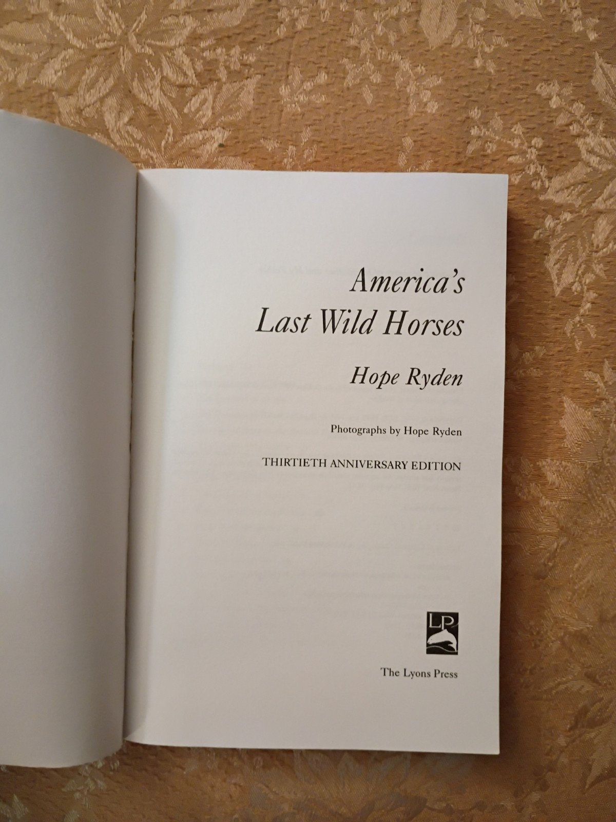 America’s Last Wild Horses Hope Ryden 1999 Paperback Ex-Library Mustangs Book