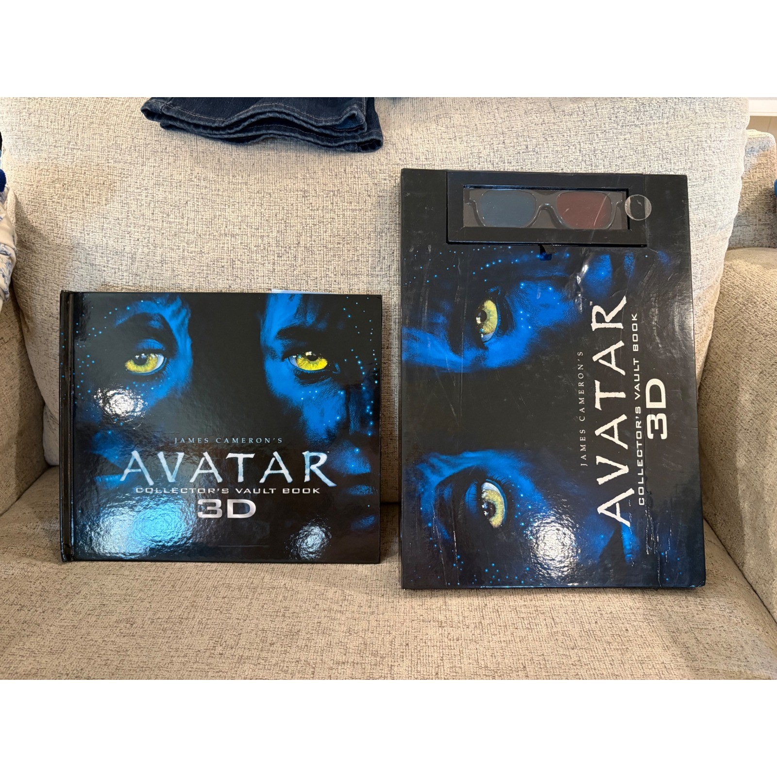 James Cameron’s Avatar Collector’s Vault Book 3D with Glasses Whitman Publishing