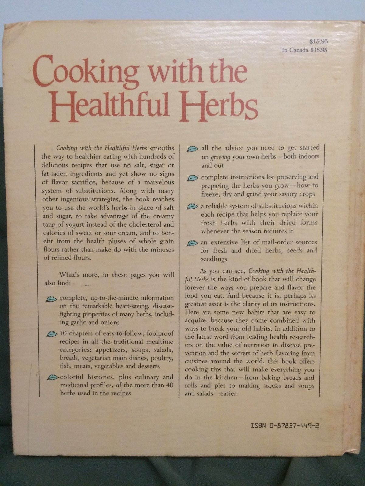 Cooking with the Healthful Herbs : Over 300 No-Salt Ways to Great Taste Book