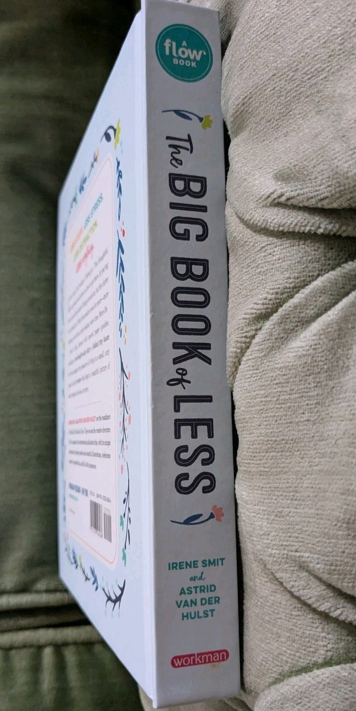 The Big Book of Less: Finding Joy in Living Lighter (Flow) – Hardcover Smith