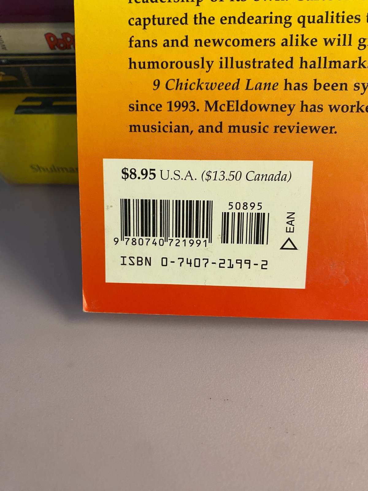 Hallmarks of Felinity: A 9 Chickweed – Paperback, by McEldowney Brooke