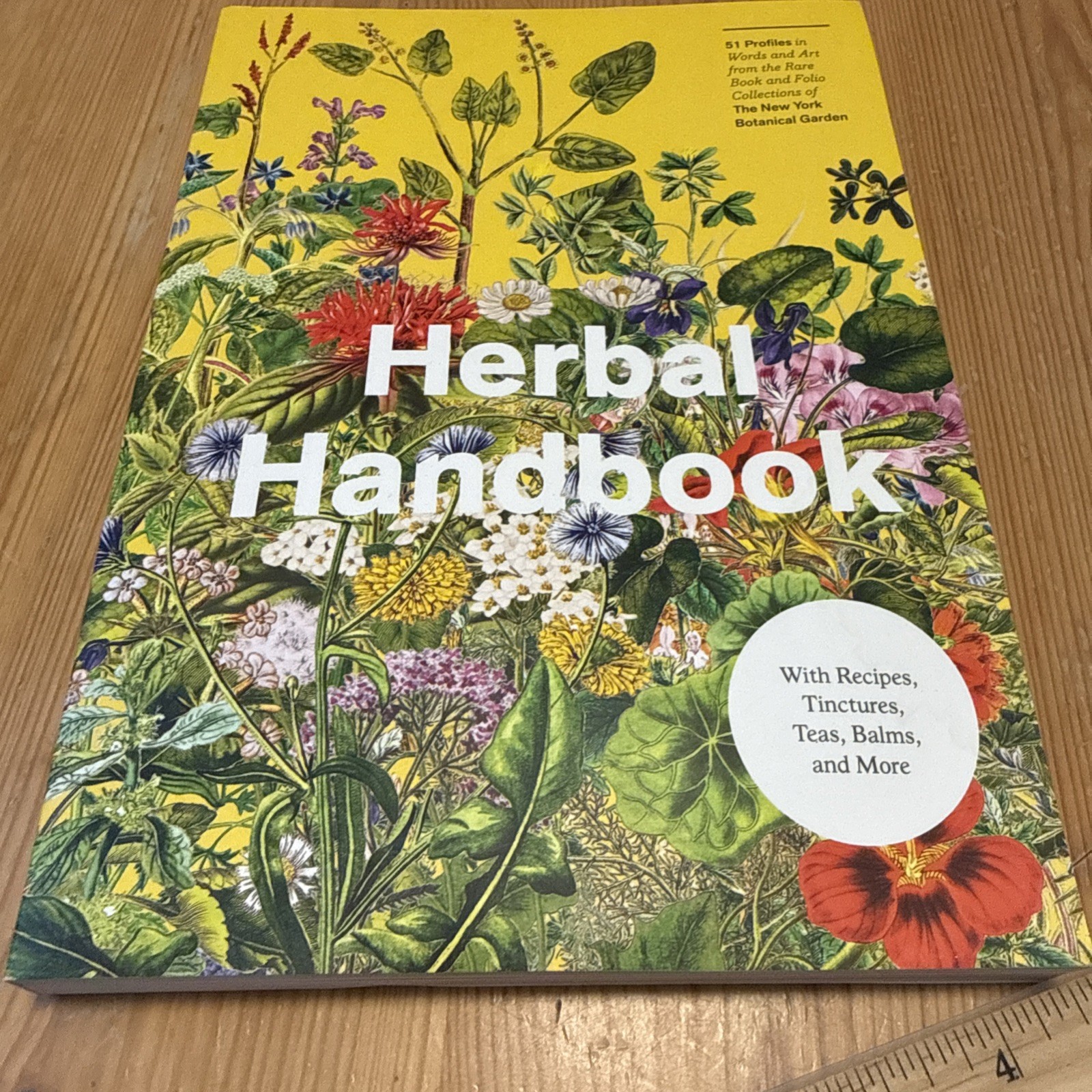 Herbal Handbook by New York Botanical Garden (Illustrated)