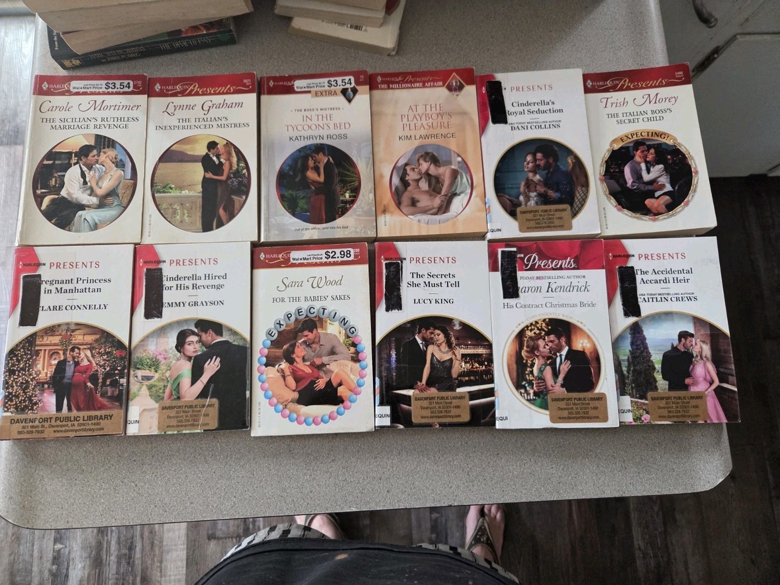 Harlequin Presents Lot Of 12 Romance. Paperback