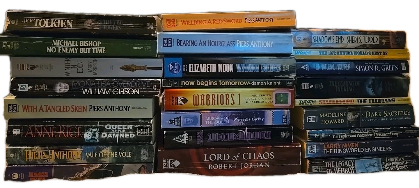 Mixed Lot Of 25 Sci-Fi/Fantasy Paperbacks Vintage _ Piers Anthony _ Anne Rice _
