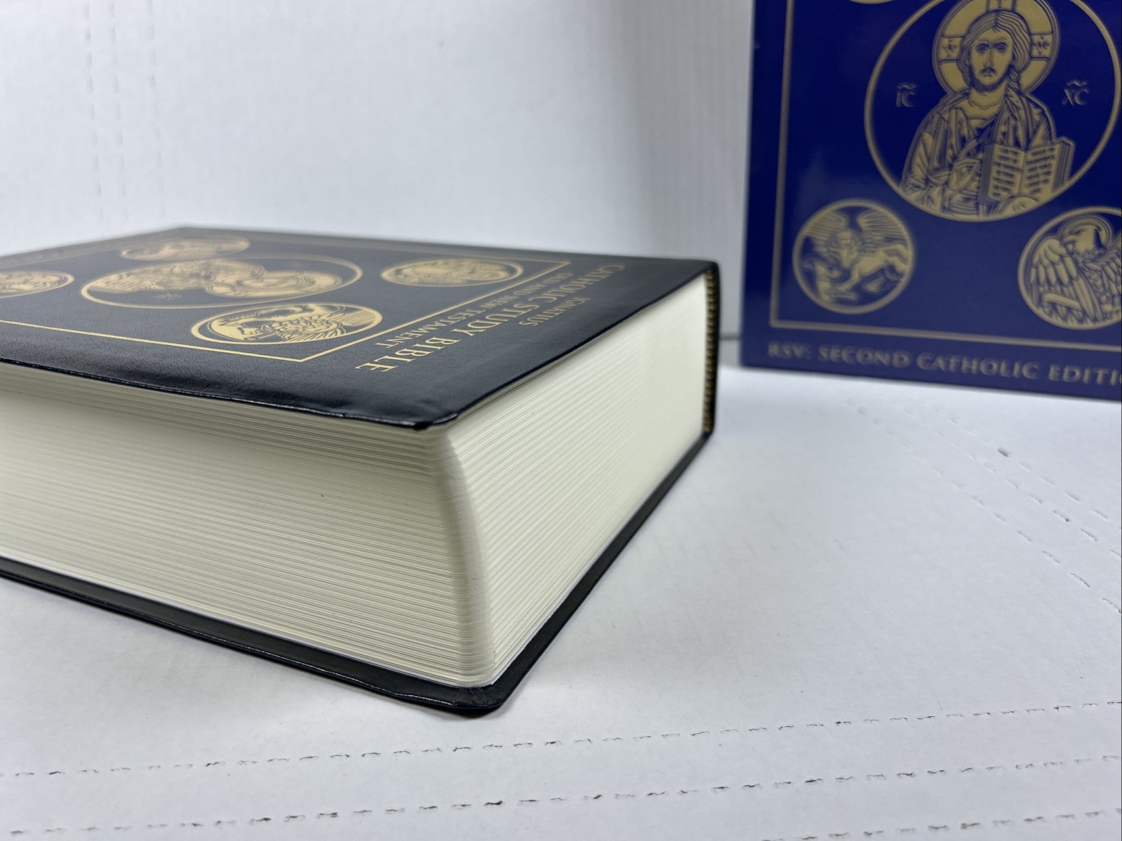 Ignatius Catholic Study Bible: Old and New Testaments by Scott Hahn Like New