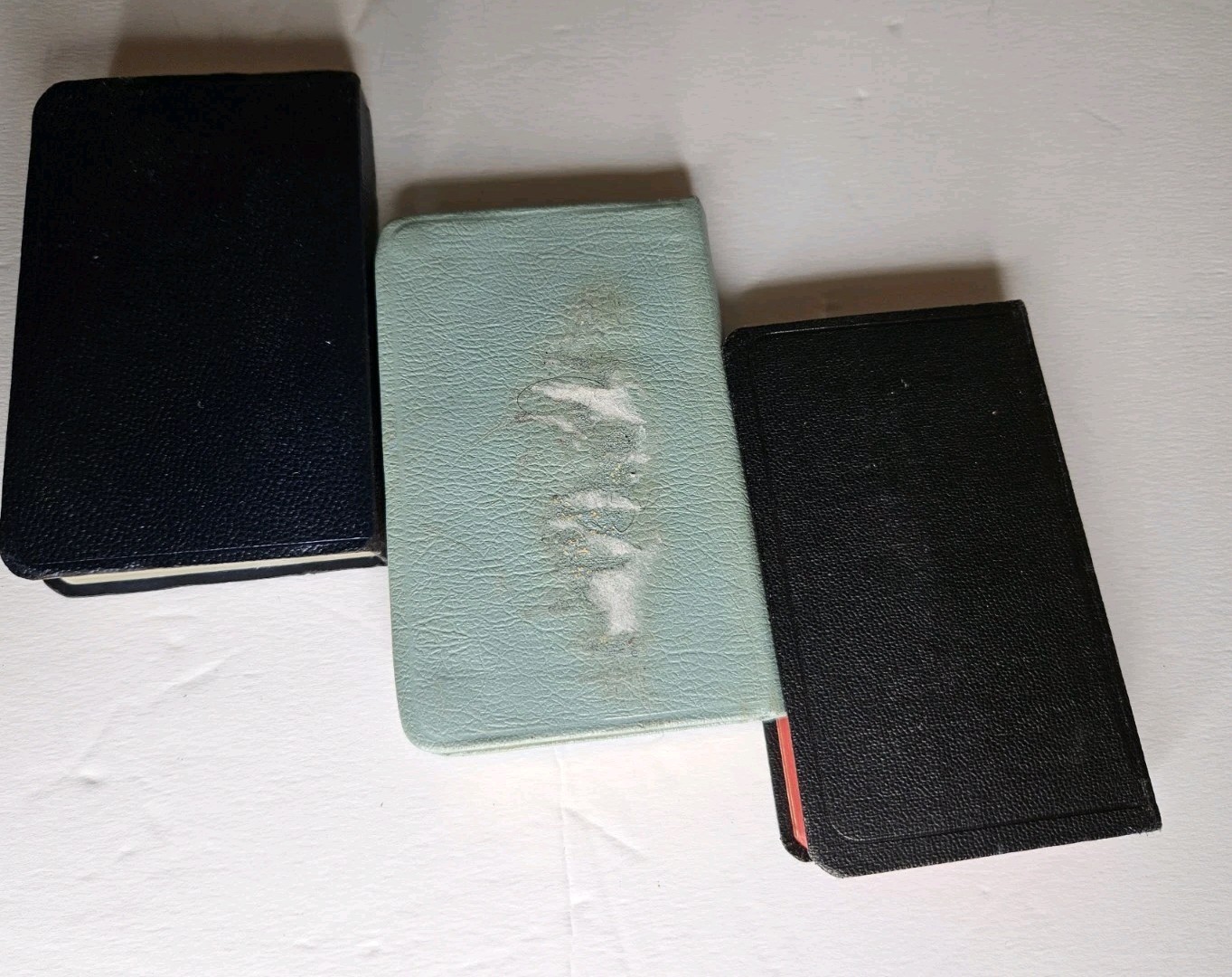 Lot of 3 – Vintage NEW TESTAMENT Vest Pocket Bibles, World and Bible Society