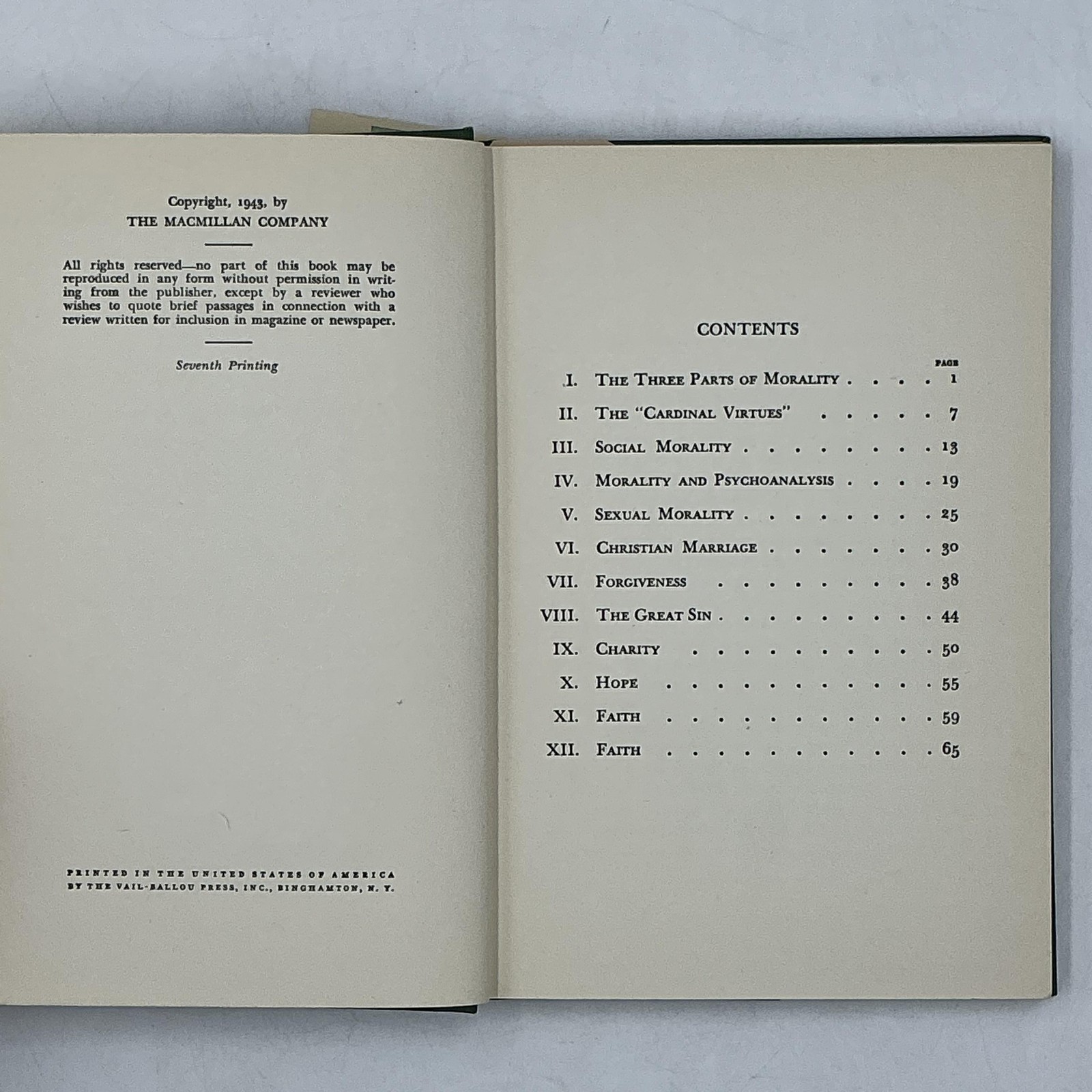 THE MACMILLAN COMPANY CHRISTIAN BEHAVIOUR C. S. LEWIS 1943 HARDCOVER GREEN