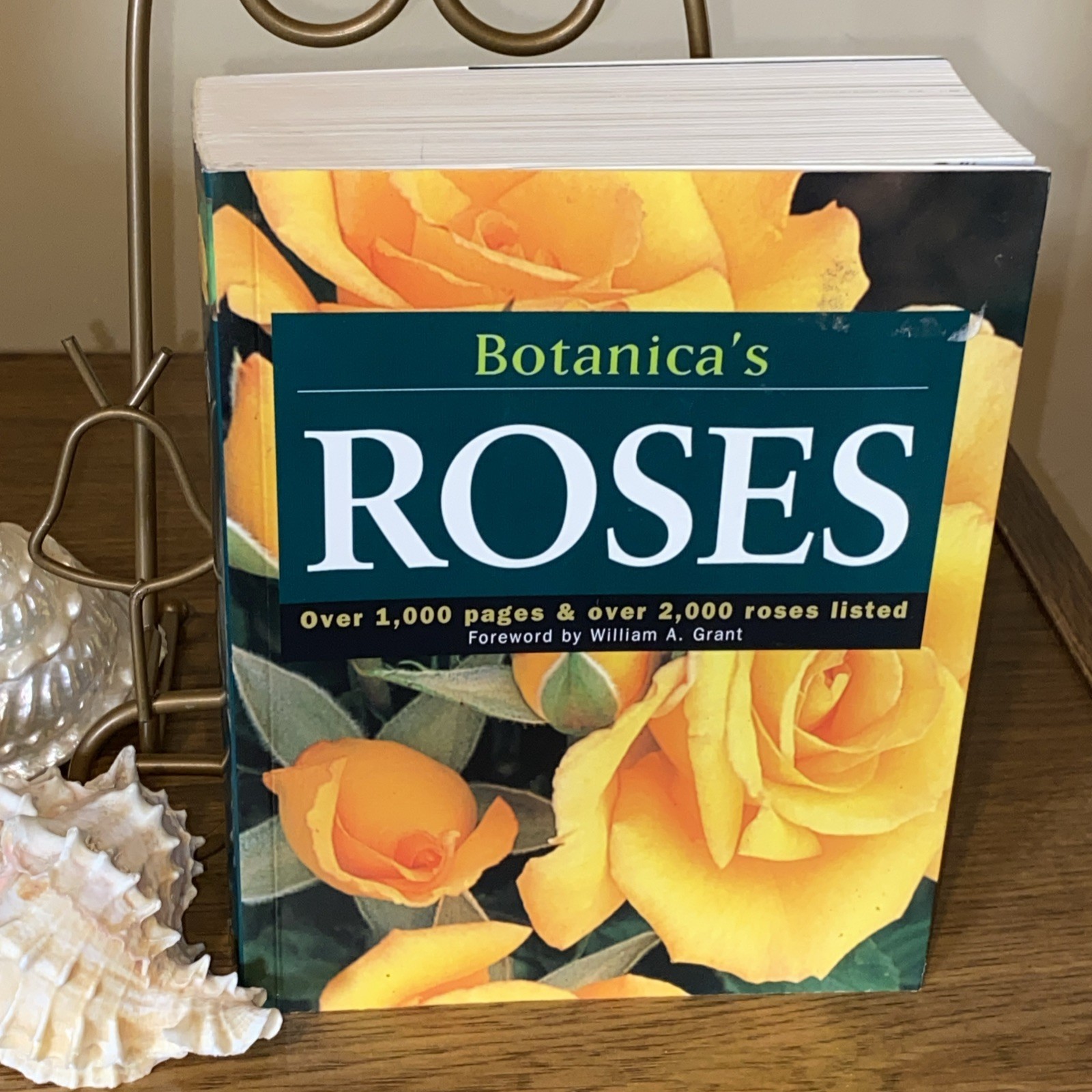 Botanica’s Pocket Roses (Botanica’s Pockets) – Paperback, by Page Susan – Good