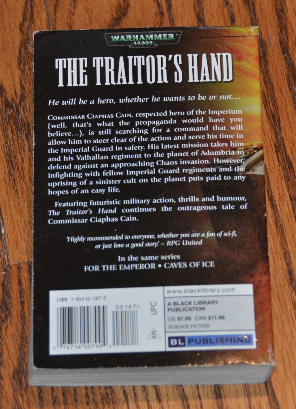 The Traitor’s Hand Warhammer 40K paperback book by Mitchell 2005 Ciaphas Cain M