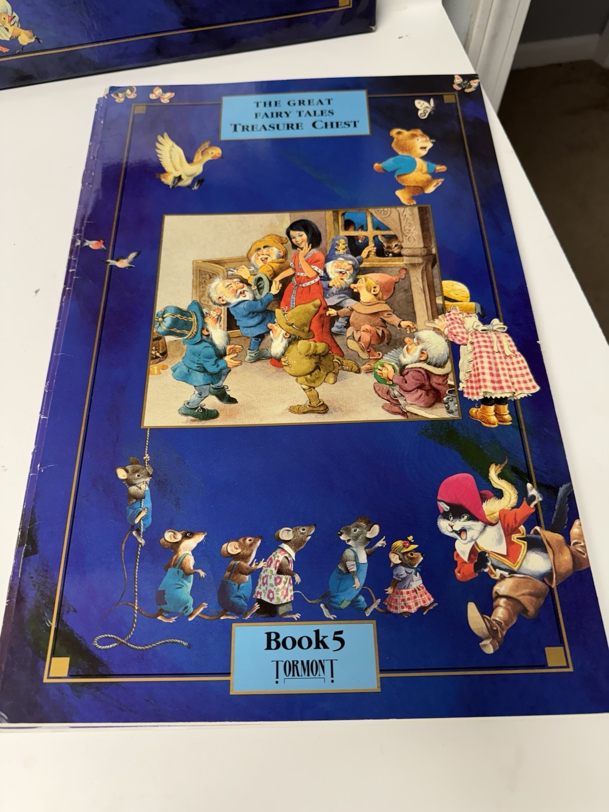 Vintage 1992 The Great Fairy Tales Treasure Chest Tormont Publications, Complete