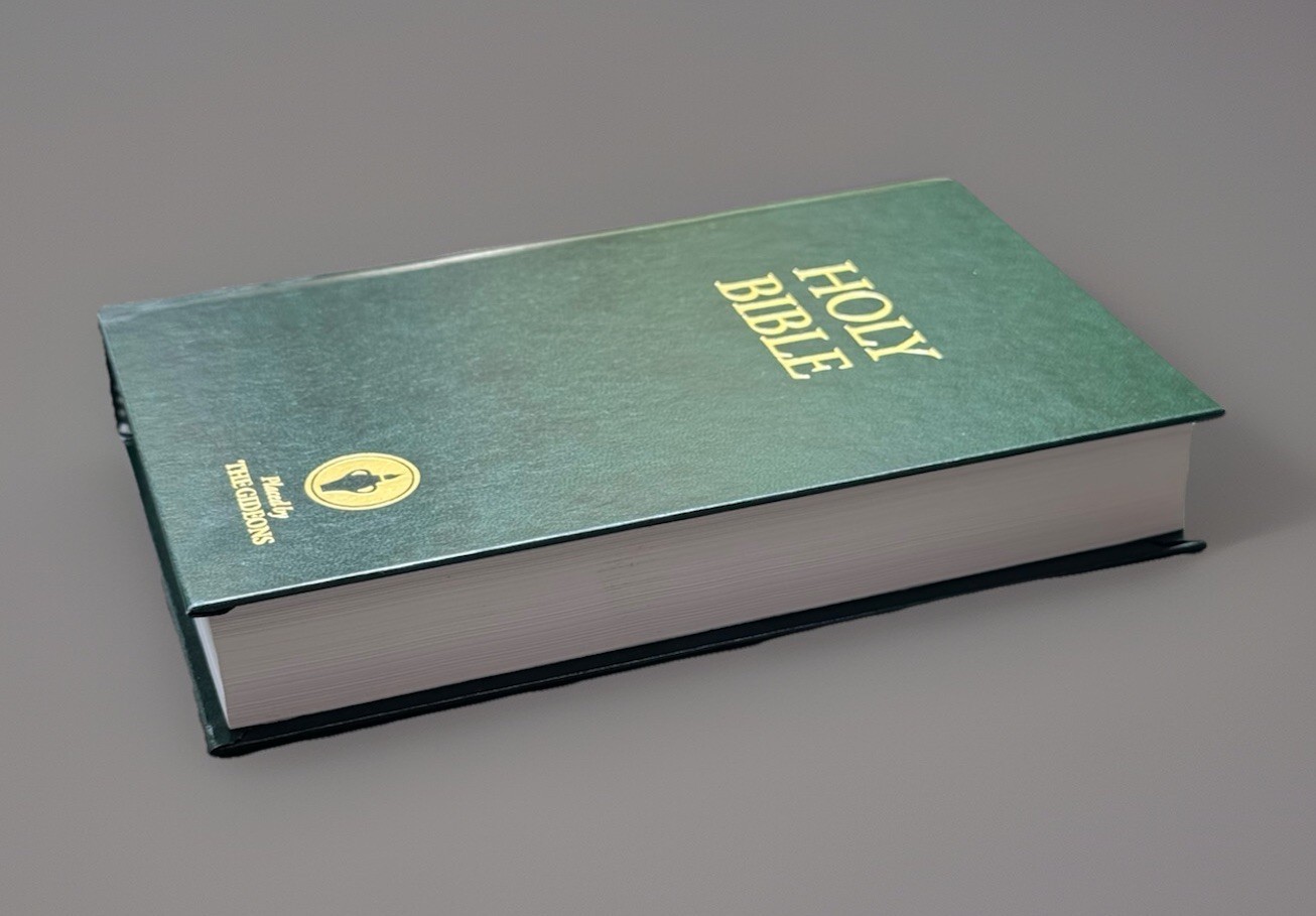 Holy Bible ESV Old & New Testaments Edition 2016 Placed by the Gideons, Green