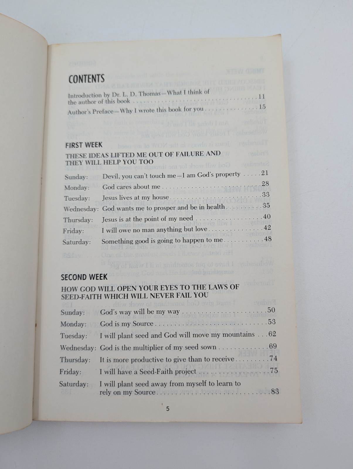 Vintage Paperback Book Oral Roberts A DAILY GUIDE TO MIRACLES 1975