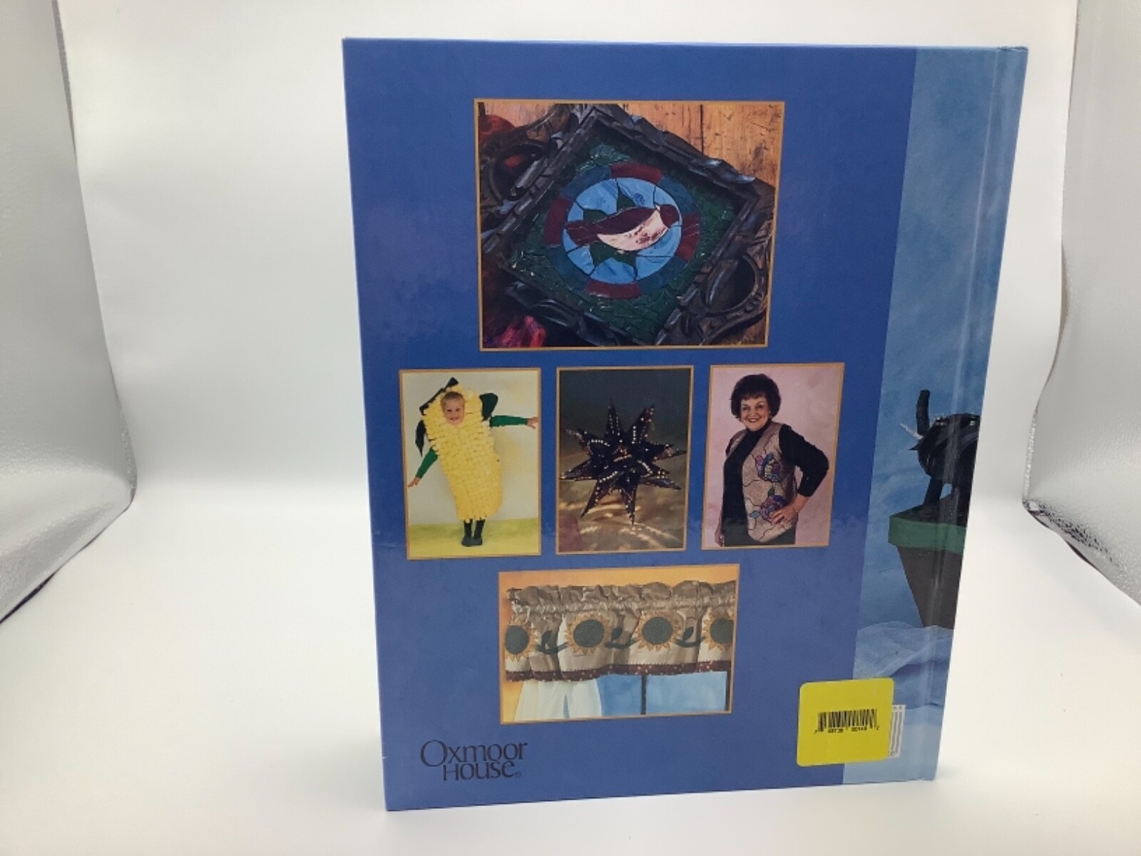 Aleene’s Prizewinning Crafts ISBN 0-8487-1536-5, Pages 143, Looks Unused