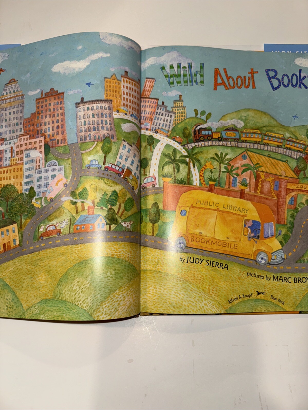 Wild About Books by Judy Sierra 2004 Hardcover w/ Dust Jacket E B White Award