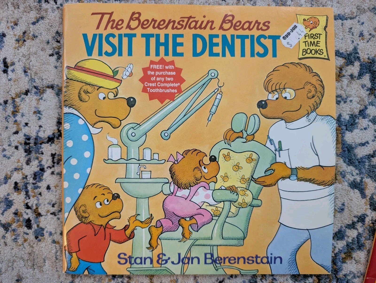 Mixed Lot of 17 Berenstain Bears Books (3 Vintage, 14 Newer) 2 HC 15 Paperback