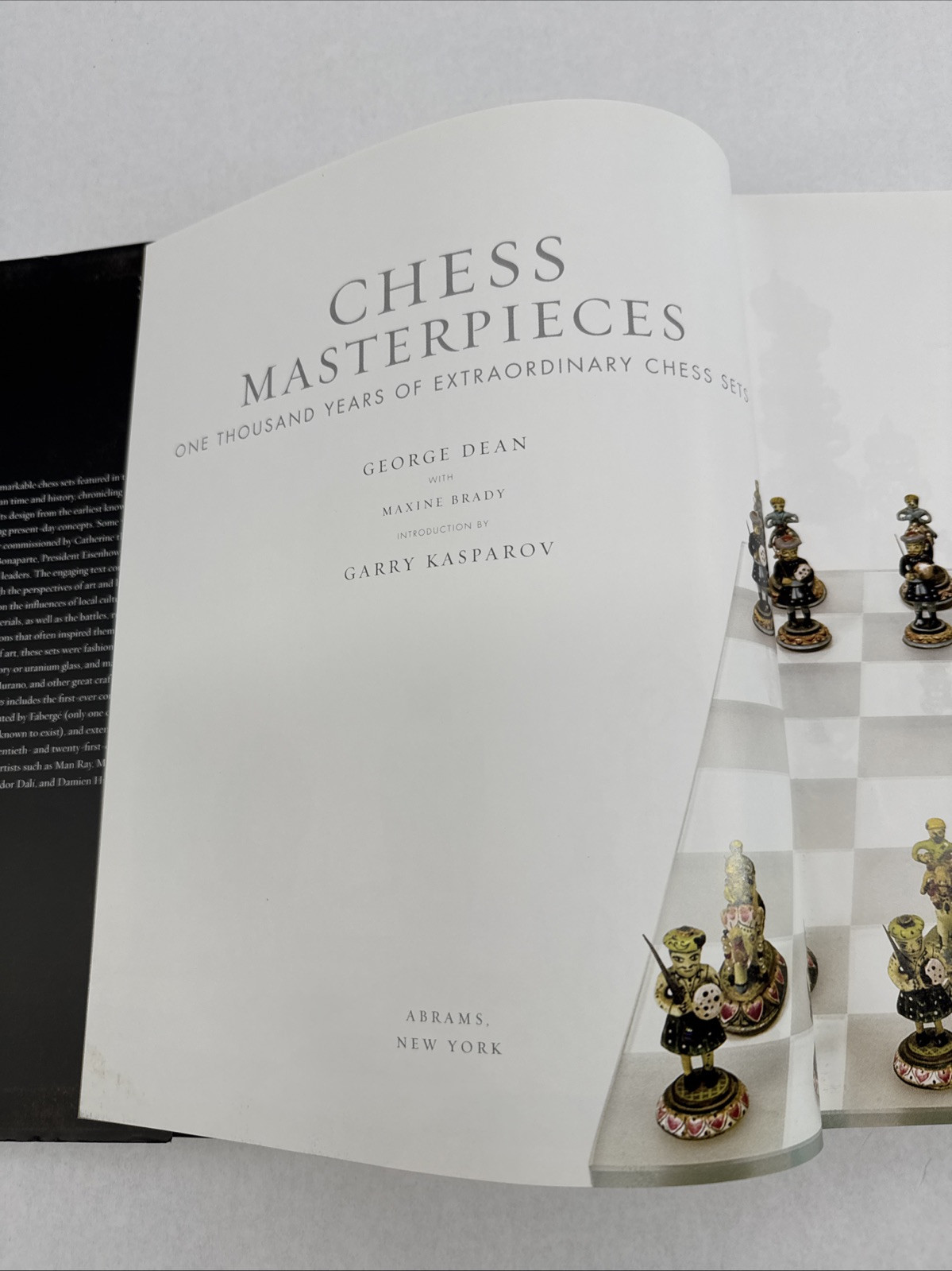 Chess Masterpieces: One Thousand Years of Extraordinary Chess Set