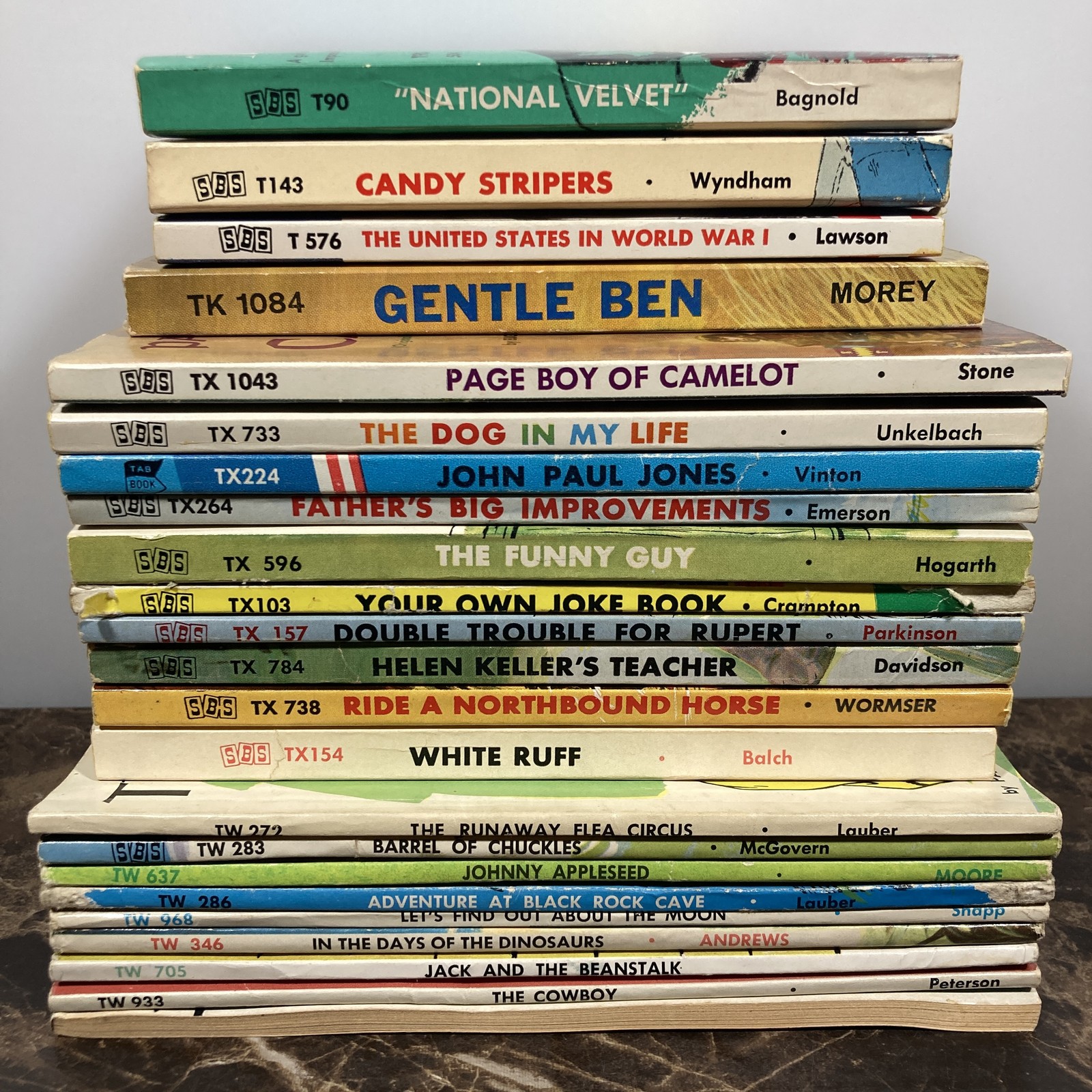 Lot of 23 Vintage Scholastic Paperback Kids Books 1960s SBS TX TW Jokes History