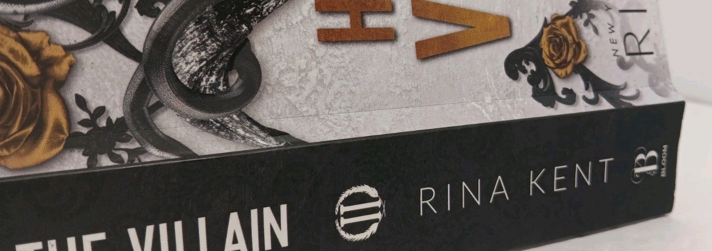Rina Kent – Hunt The Villain, Walmart Edition, Sprayed Edges, Paperback