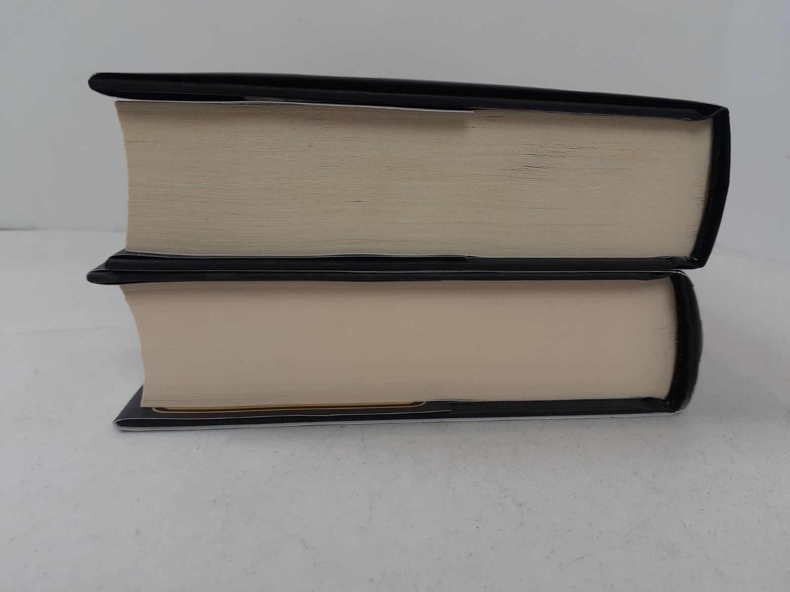 Lot of 2 Rebecca Yarros Hardcover Books Fourth Wing & Onyx Storm Fantasy Dragons
