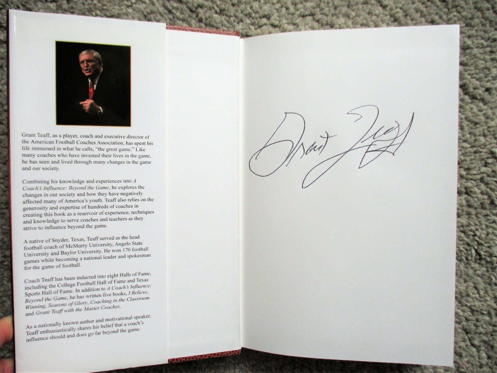 A COACH’S INFLUENCE: BEYOND THE GAME (2012) Grant Teaff SIGNED – Baylor Bears