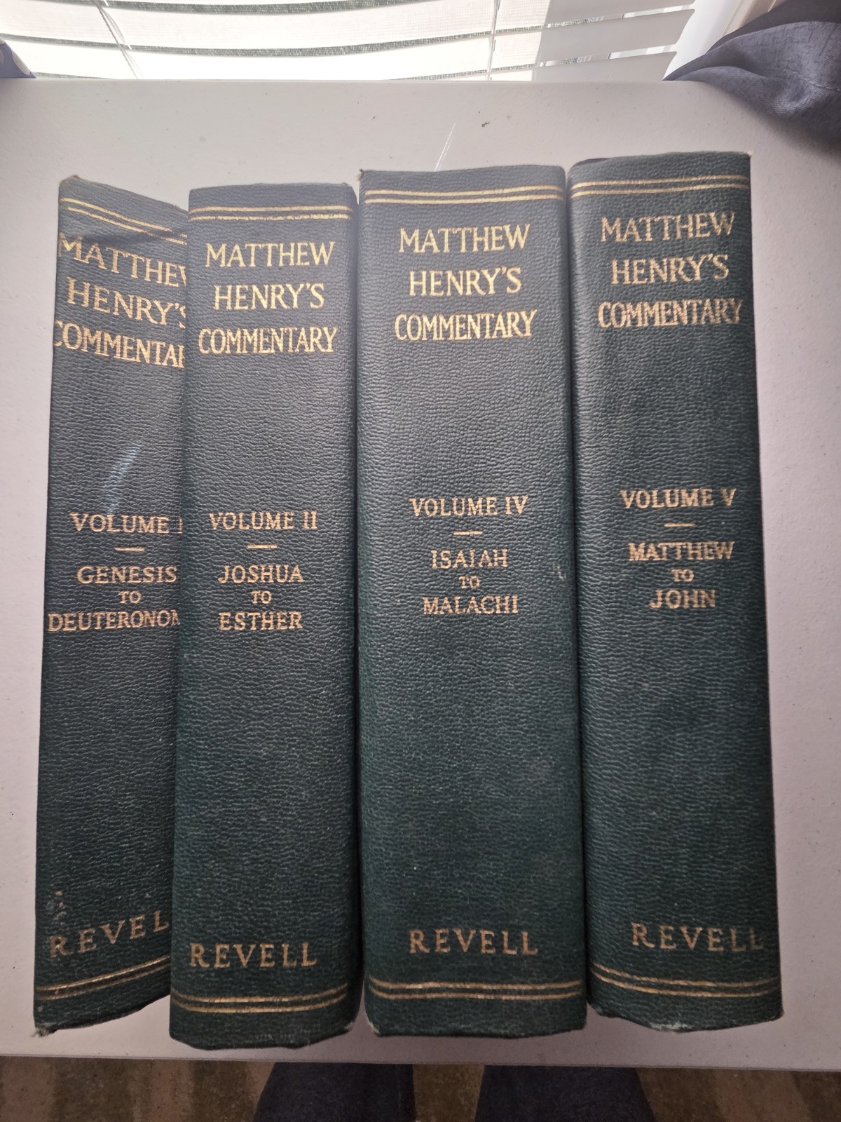matthew henry commentary 4 Books By Revell Missing 3 And 6.