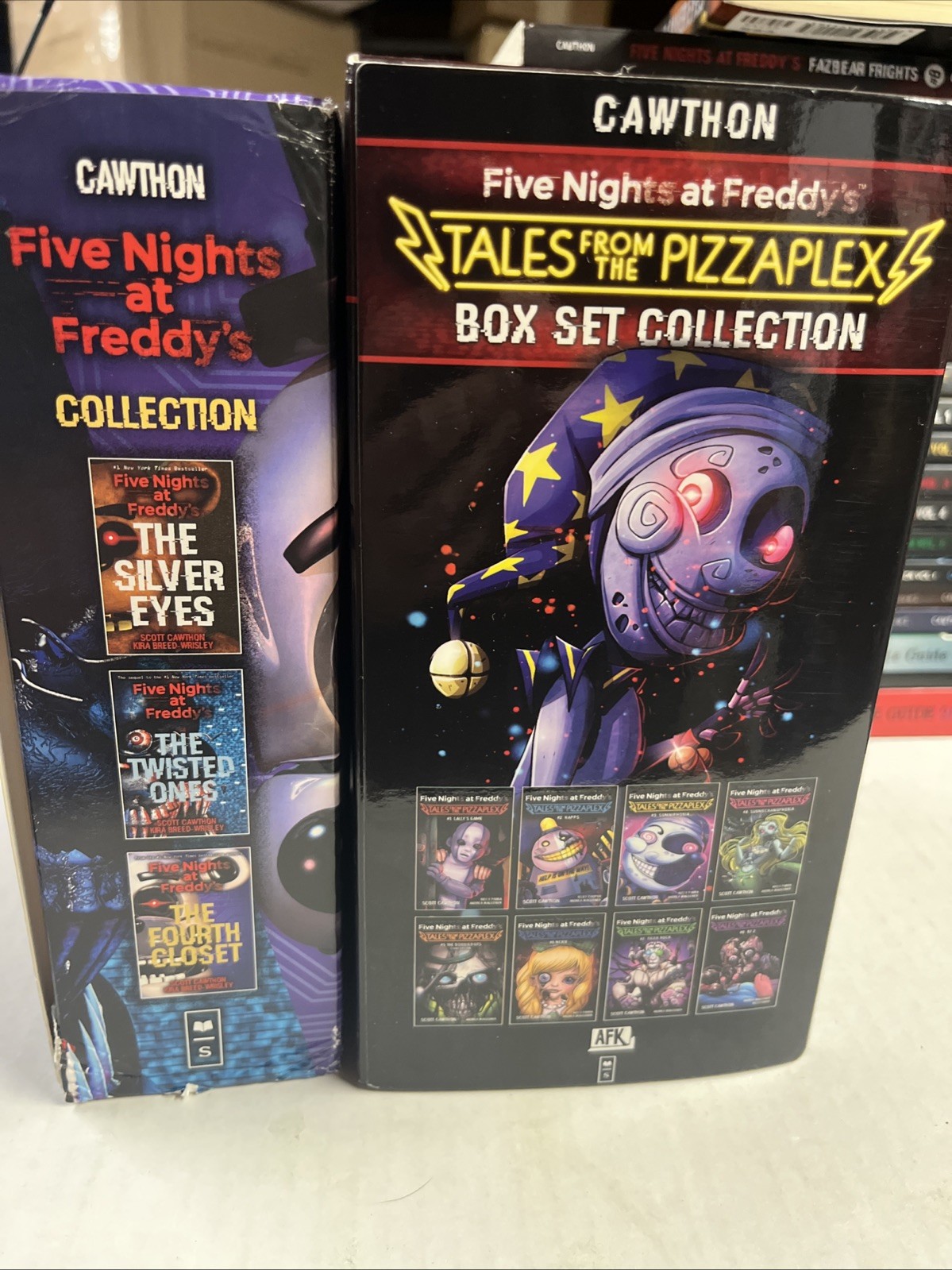 Five Nights at Freddy’s Books Lot of 31 Graphix Paperback Fazebear Pizzaplex