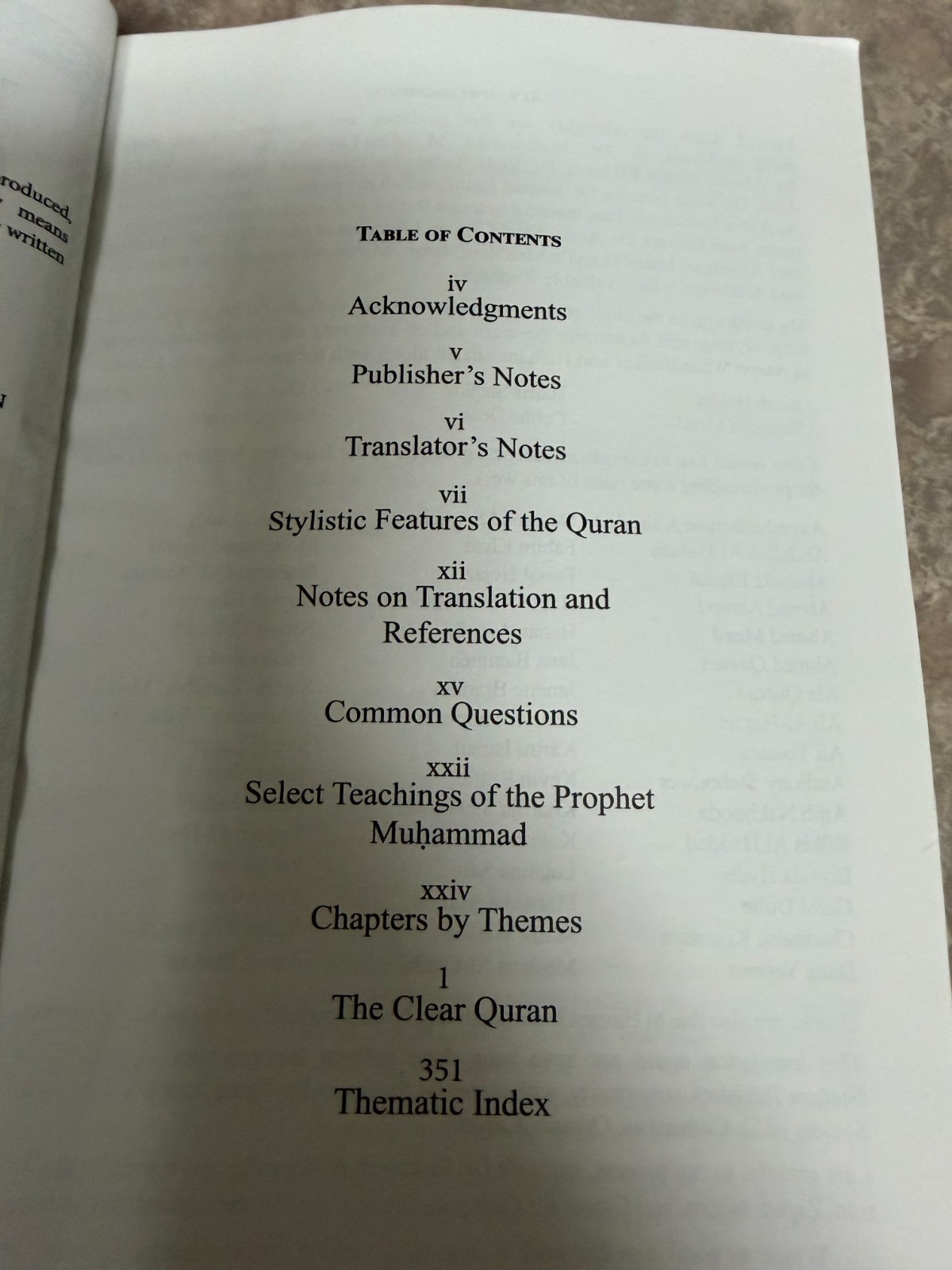 The Clear Quran- A Thematic English Translation, Paperback Book