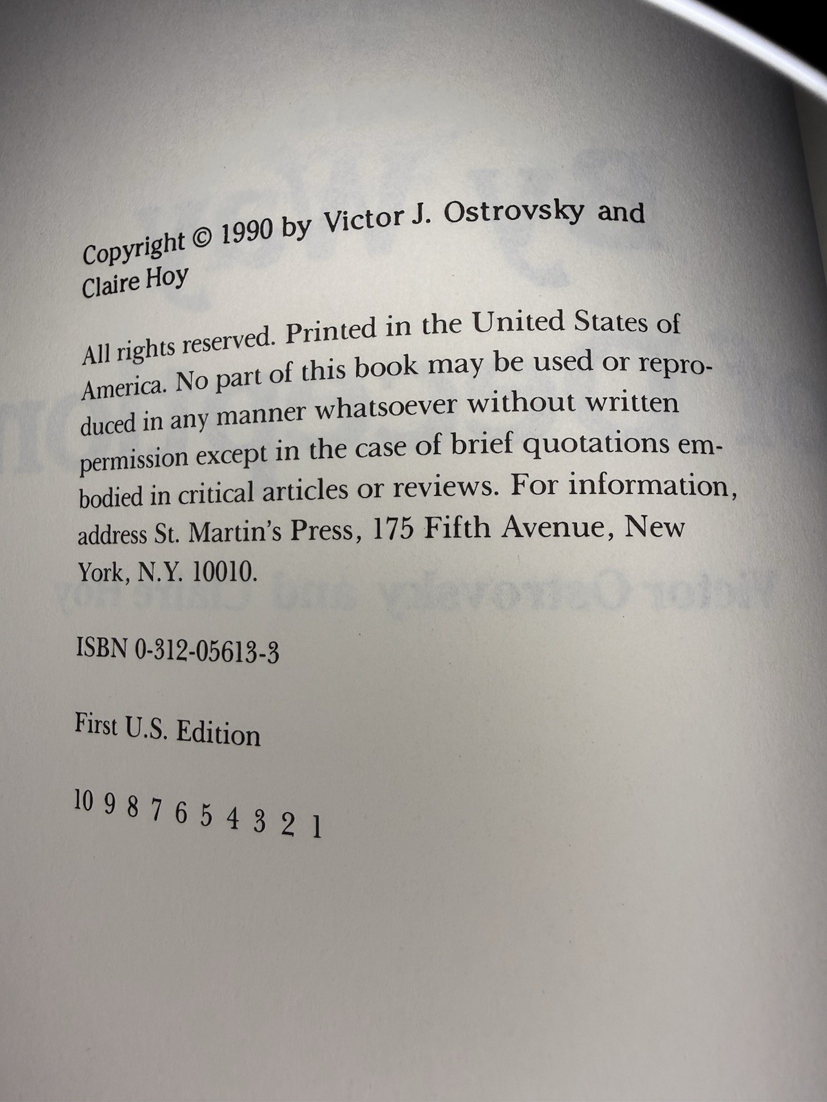 By Way of Deception Victor Ostrovsky 1990 Hardcover 1st Edition First Printing