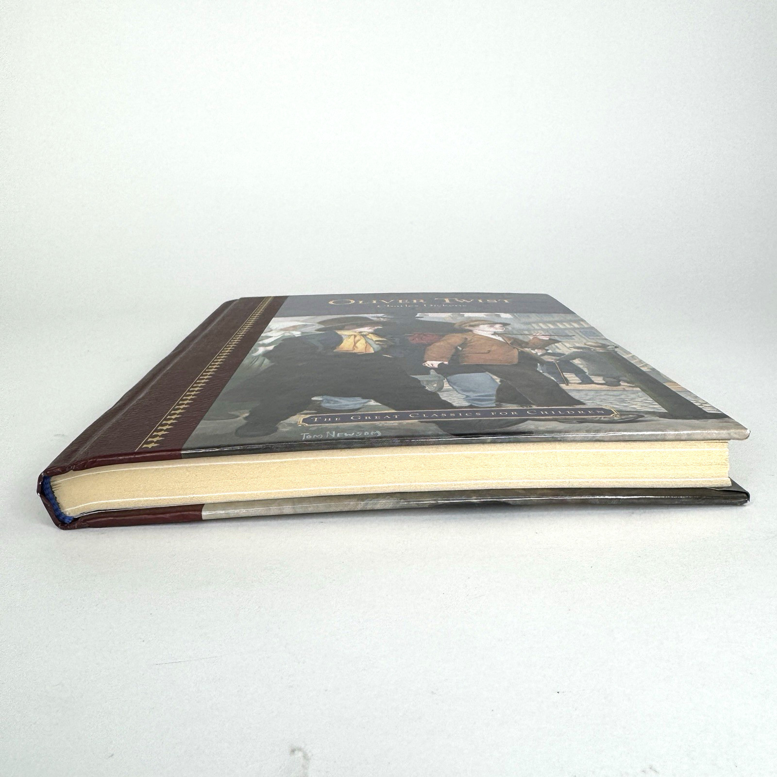 Oliver Twist – Charles Dickens The Great Classics for Children Hardcover Book