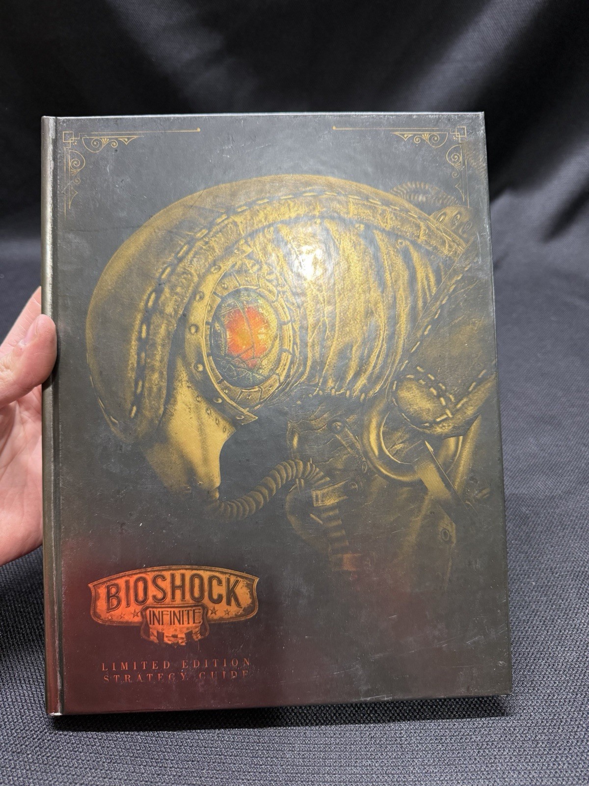BioShock Infinite Limited Collector’s Edition Strategy Guide 2013 Hardcover Book