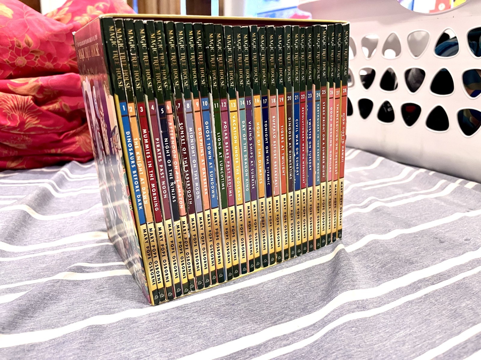 The Magic Tree House Books 1-28 Boxed Set