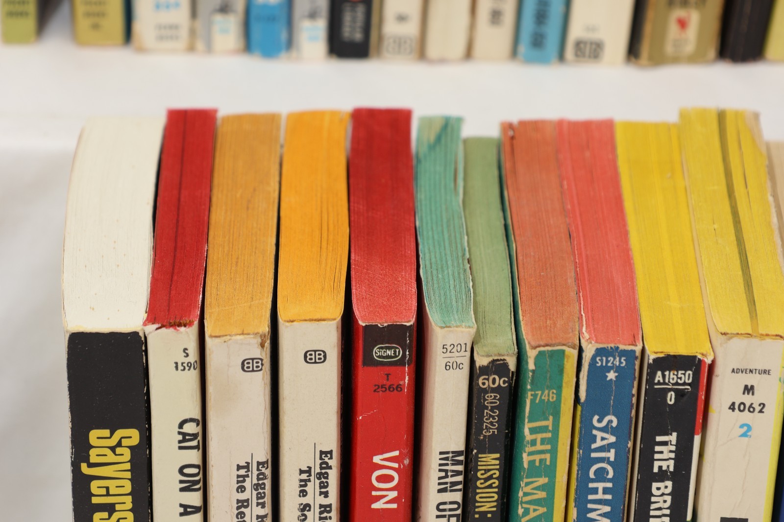 Lot of 34 Vintage Paperbacks, 1960s / 1970s Copyrights, No Duplicates, B675