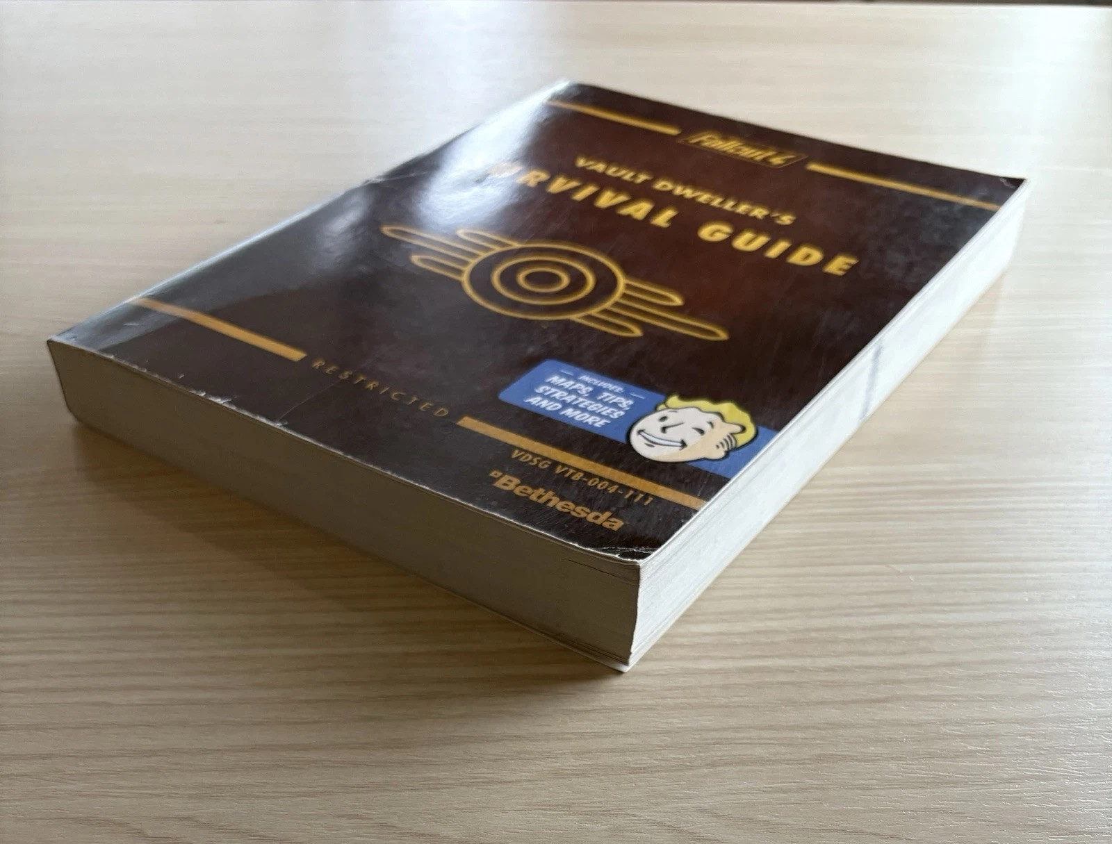1st Printing! Fallout 4 Vault Dweller’s Survival Guide: Official Strategy Guide