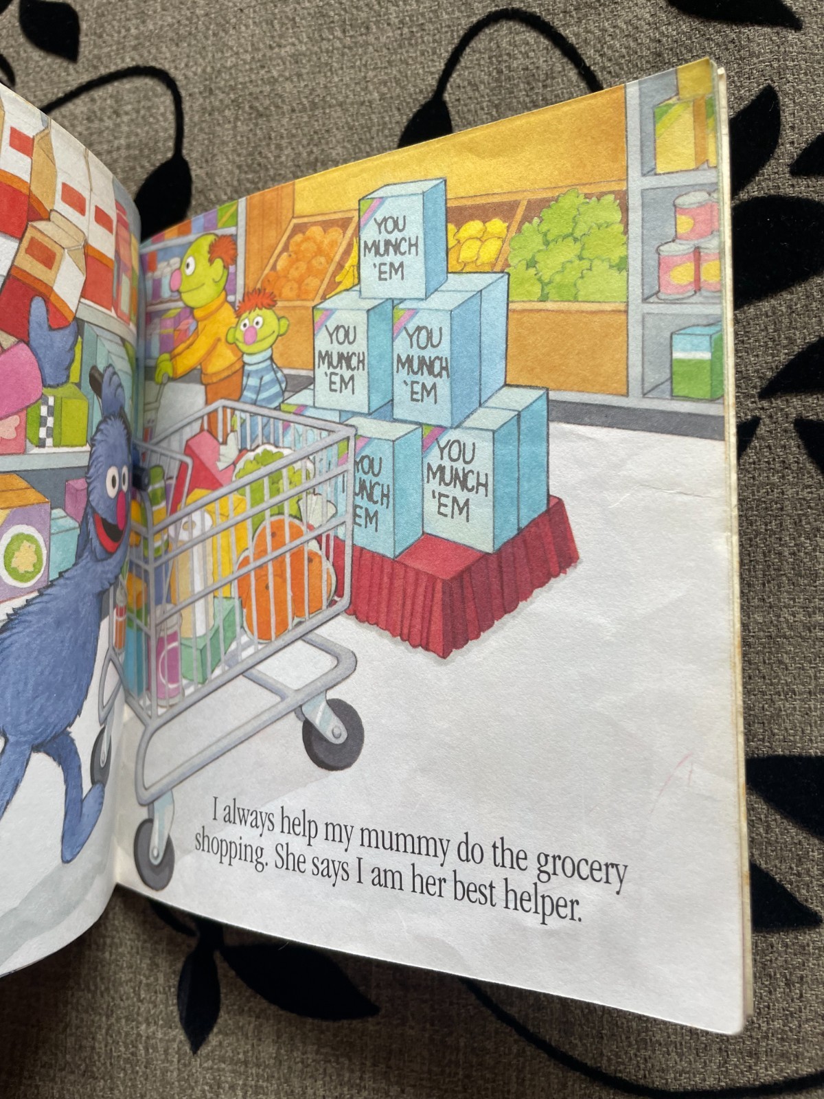 SESAME STREET. MY NAME IS GROVER. TISH RABE. 1994 – 15 BY 14CM. PAPERBACK.