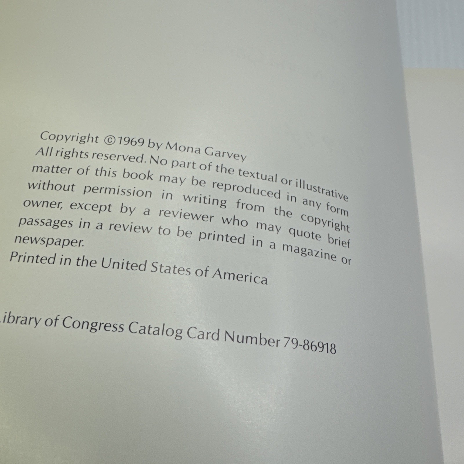 Library Displays Their Purpose Construction and Use Mona Garvey 1969 ExLib HC