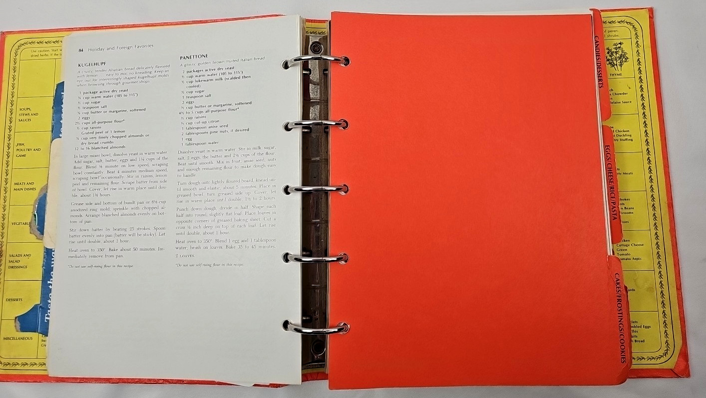 Betty Crocker Cookbook Red Pie 5 Ring Binder 1969 Ed 26th Printing 1976 Vintage