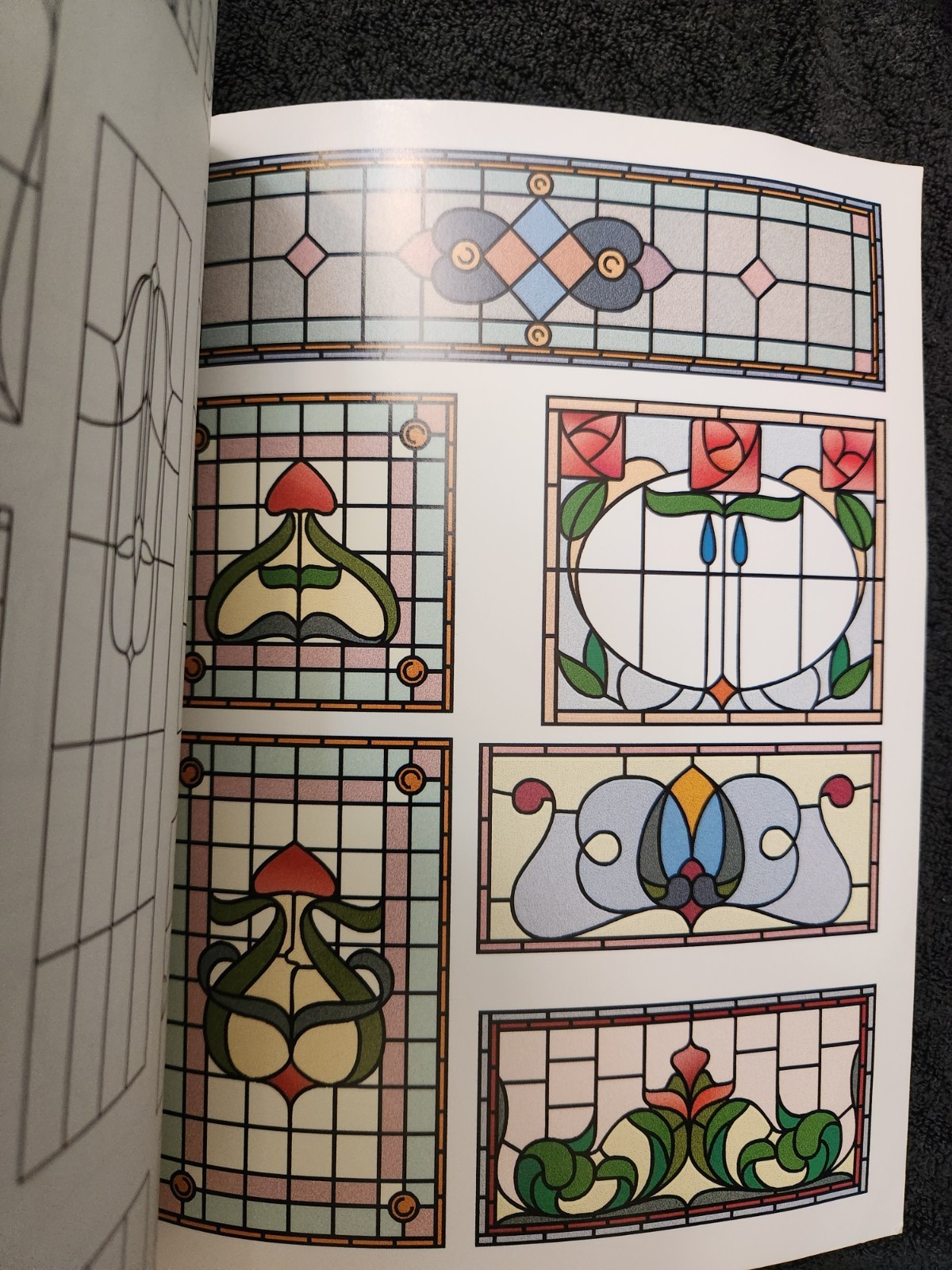 390 Traditional Stained Glass Designs by Hywel G. Harris (1996, Trade Paperback)