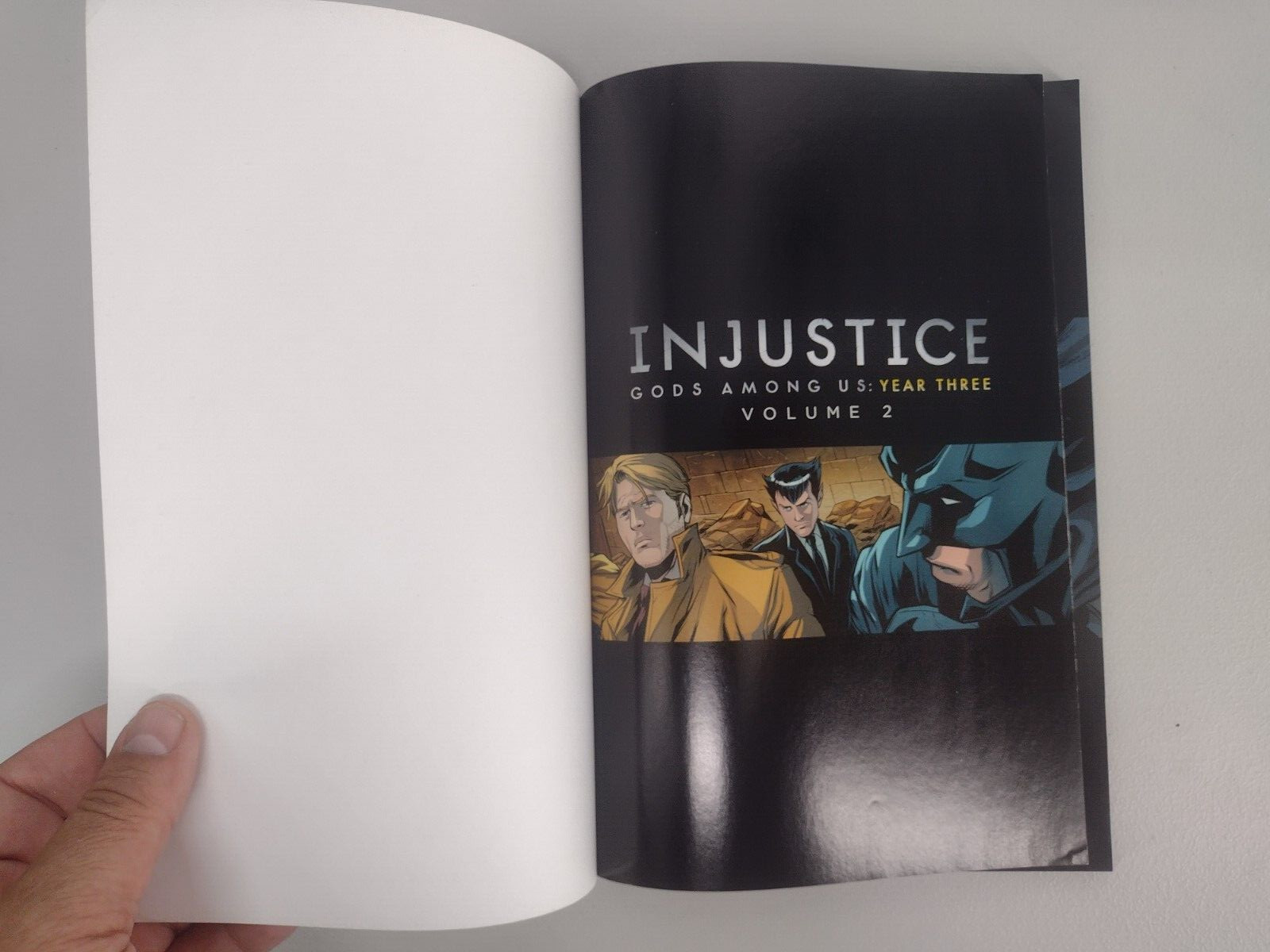 Injustice Lot of 8 – Gods Among Us Etc – DC Comics