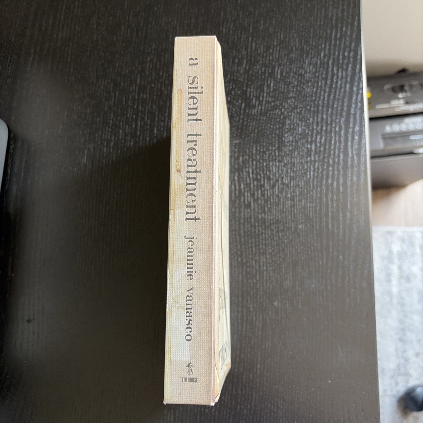 Silent Treatment : A Memoir, Hardcover by Vanasco, Jeannie, Like New Used, Fr…